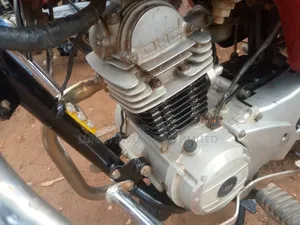 Bajaj Boxer 100 2022 Red