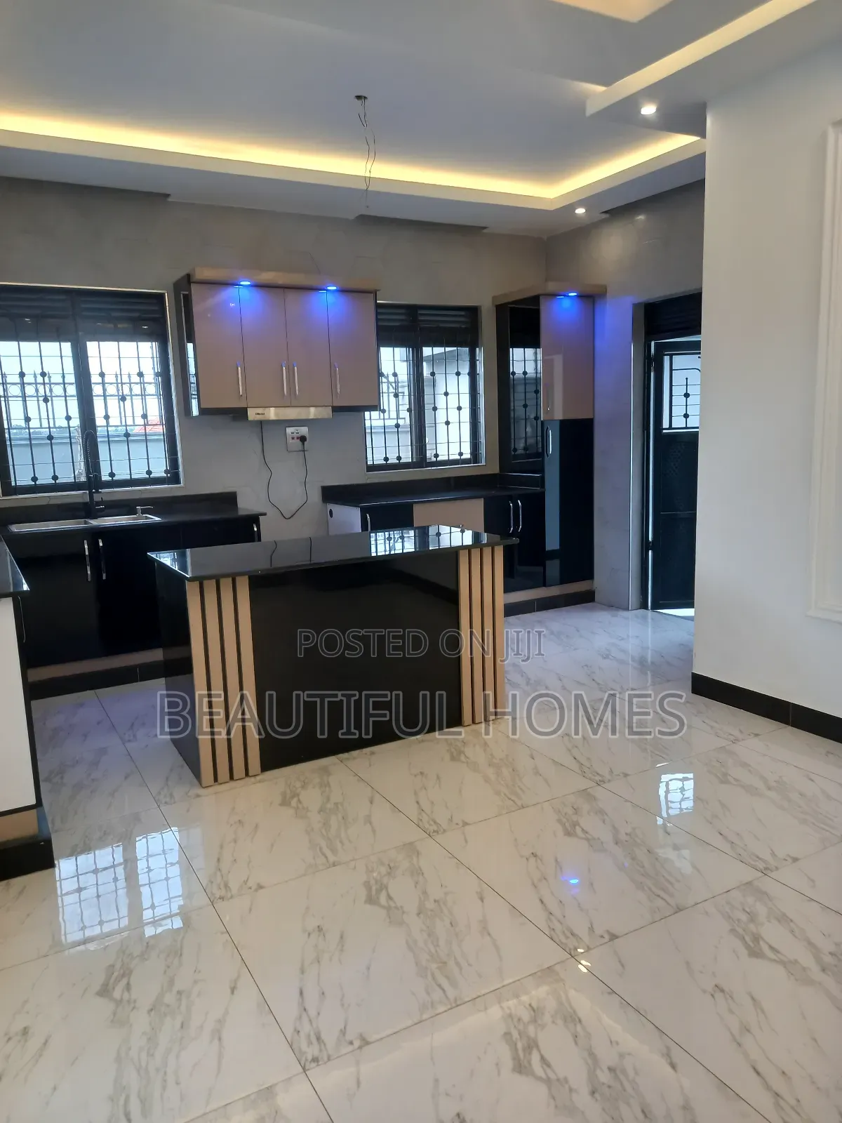 Furnished 5bdrm Mansion in Kira for sale