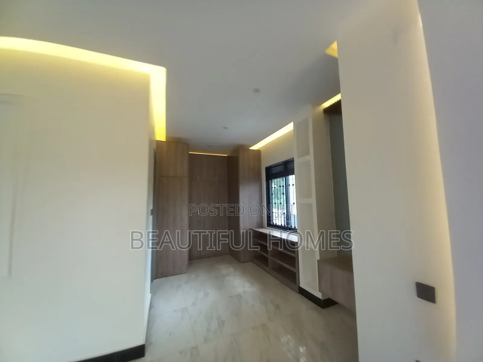 Furnished 5bdrm House in Kira for sale