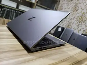 New Laptop HP ZBook Firefly G8 16GB Intel Core I7 SSD 512GB