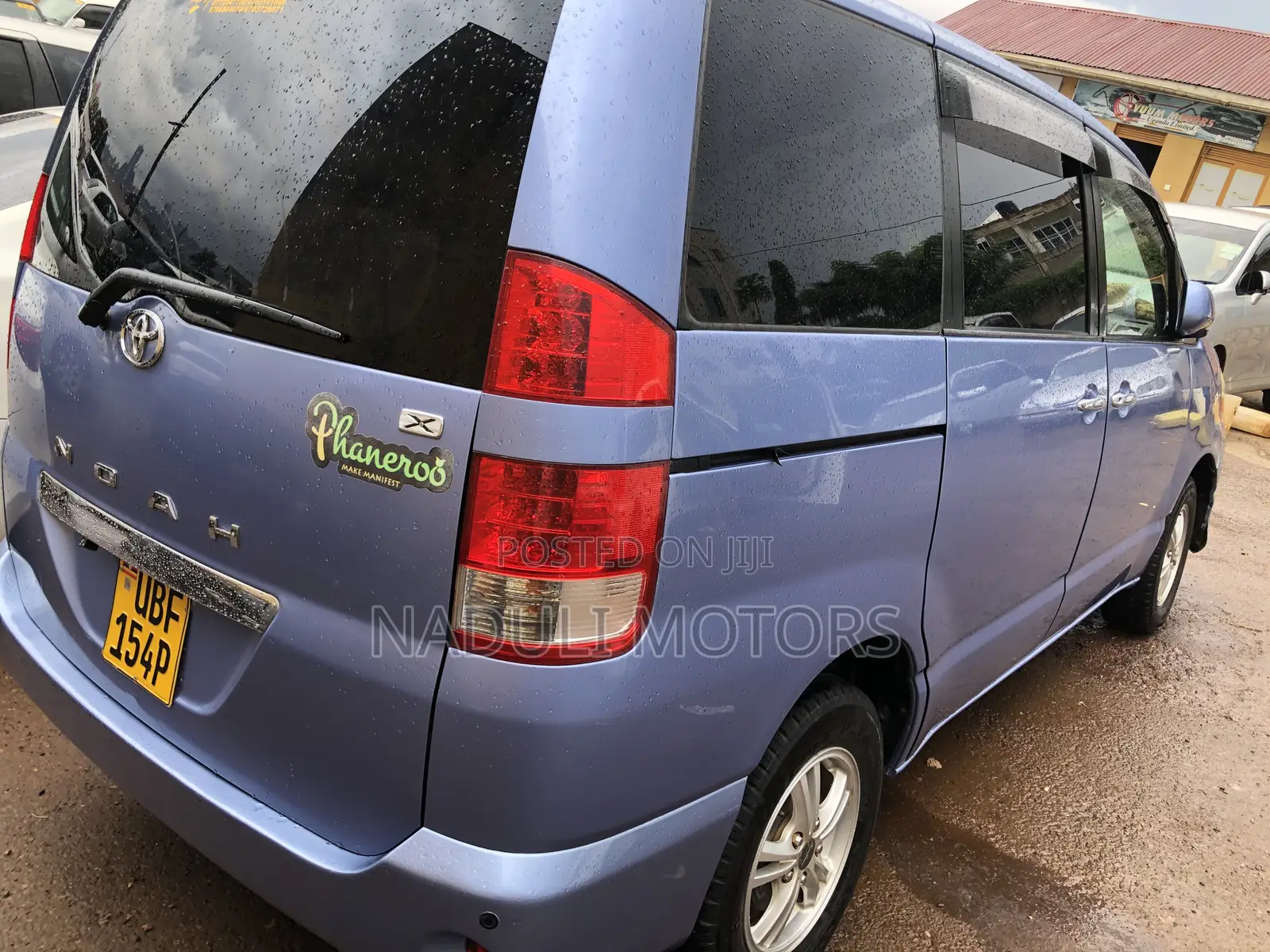 Toyota Noah 2006 Blue