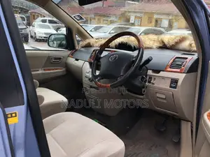 Toyota Noah 2006 Blue