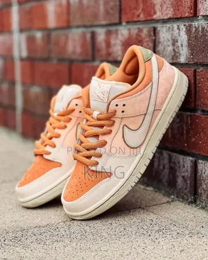 Loftus Nike SB Dunk Low Trocadéro Gardens