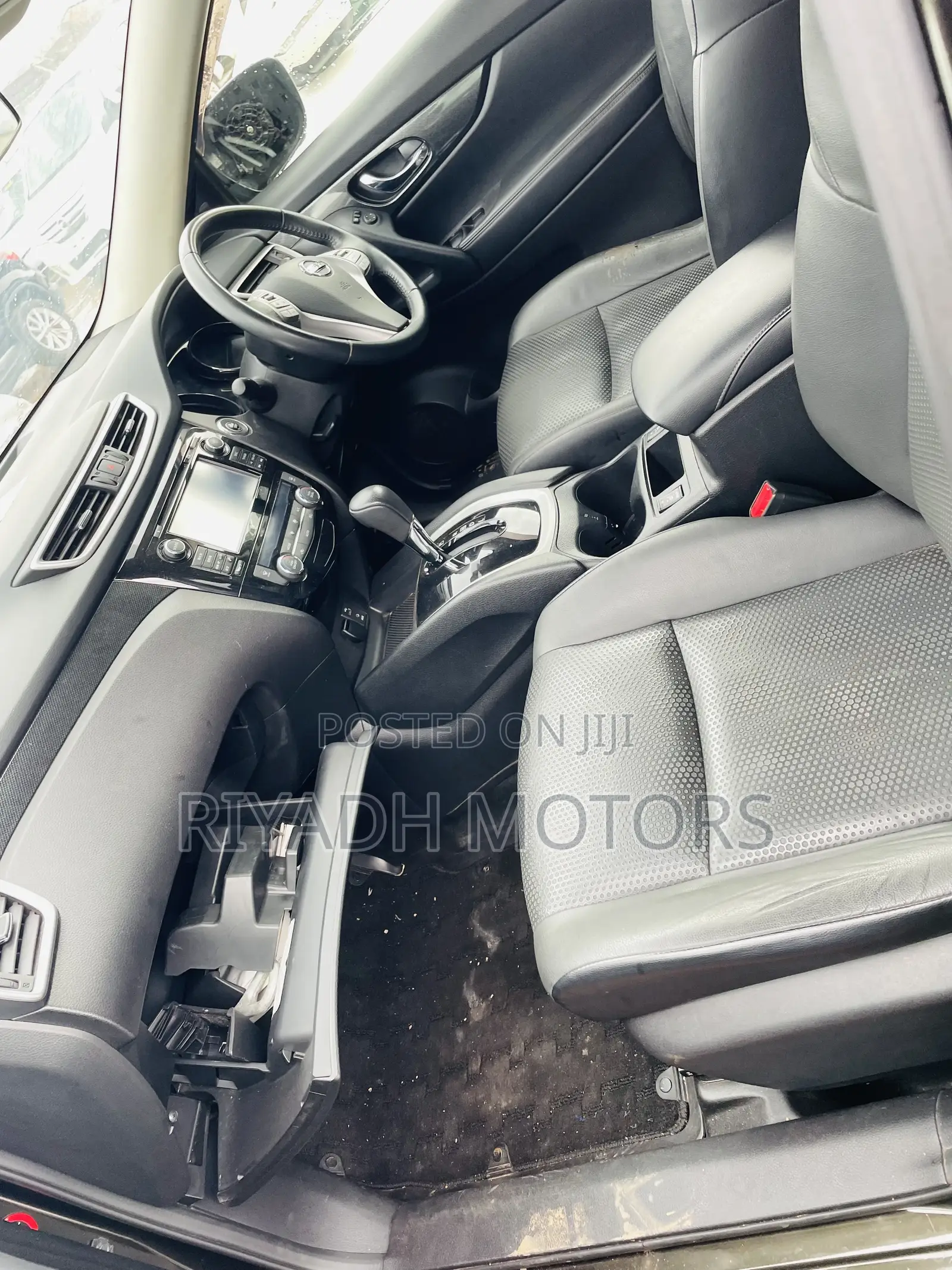 Nissan X-Trail 2.0 Petrol FWD 2015 Gray