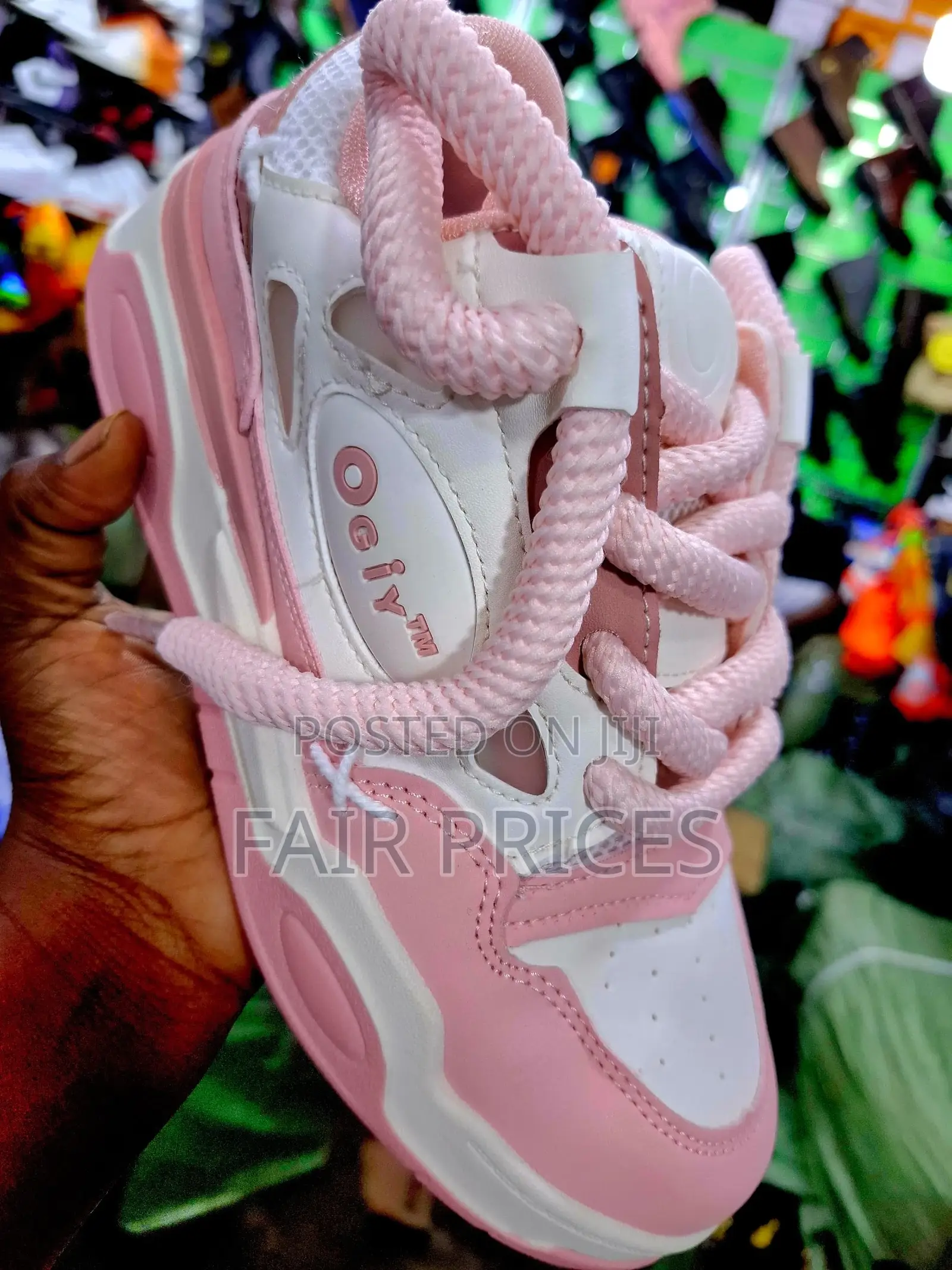 Ogiy Classic Sneakers