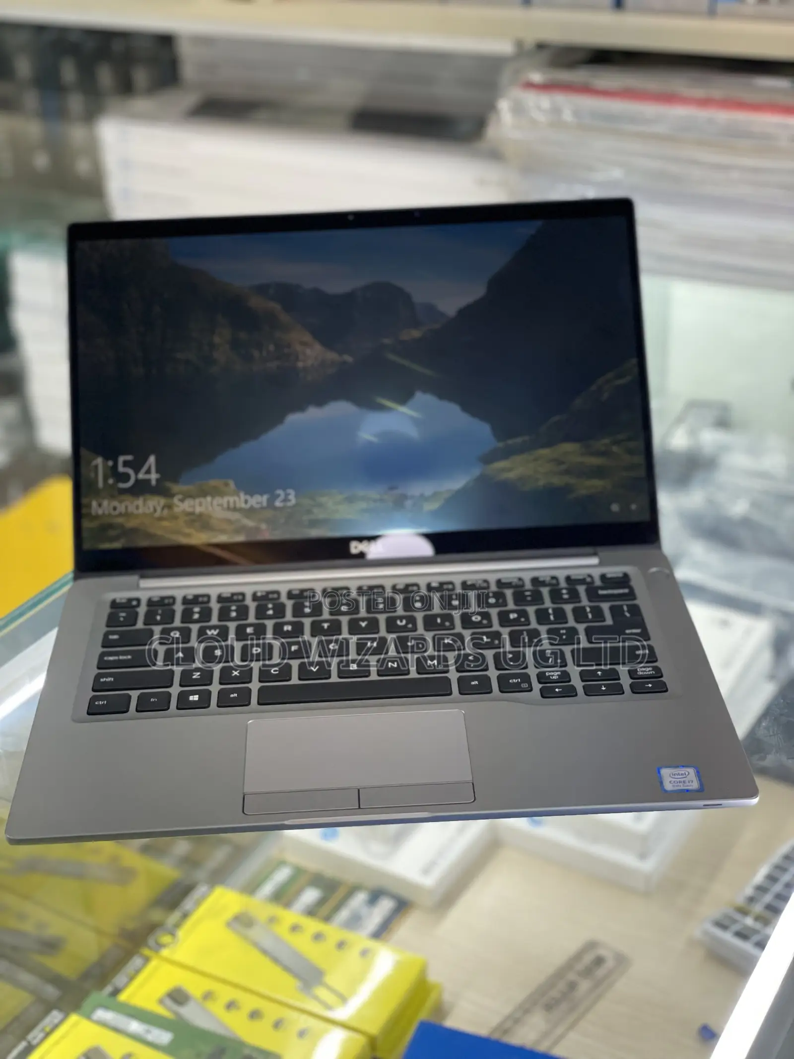 Laptop Dell Latitude 7400 8GB Intel Core I5 SSHD (Hybrid) 256GB