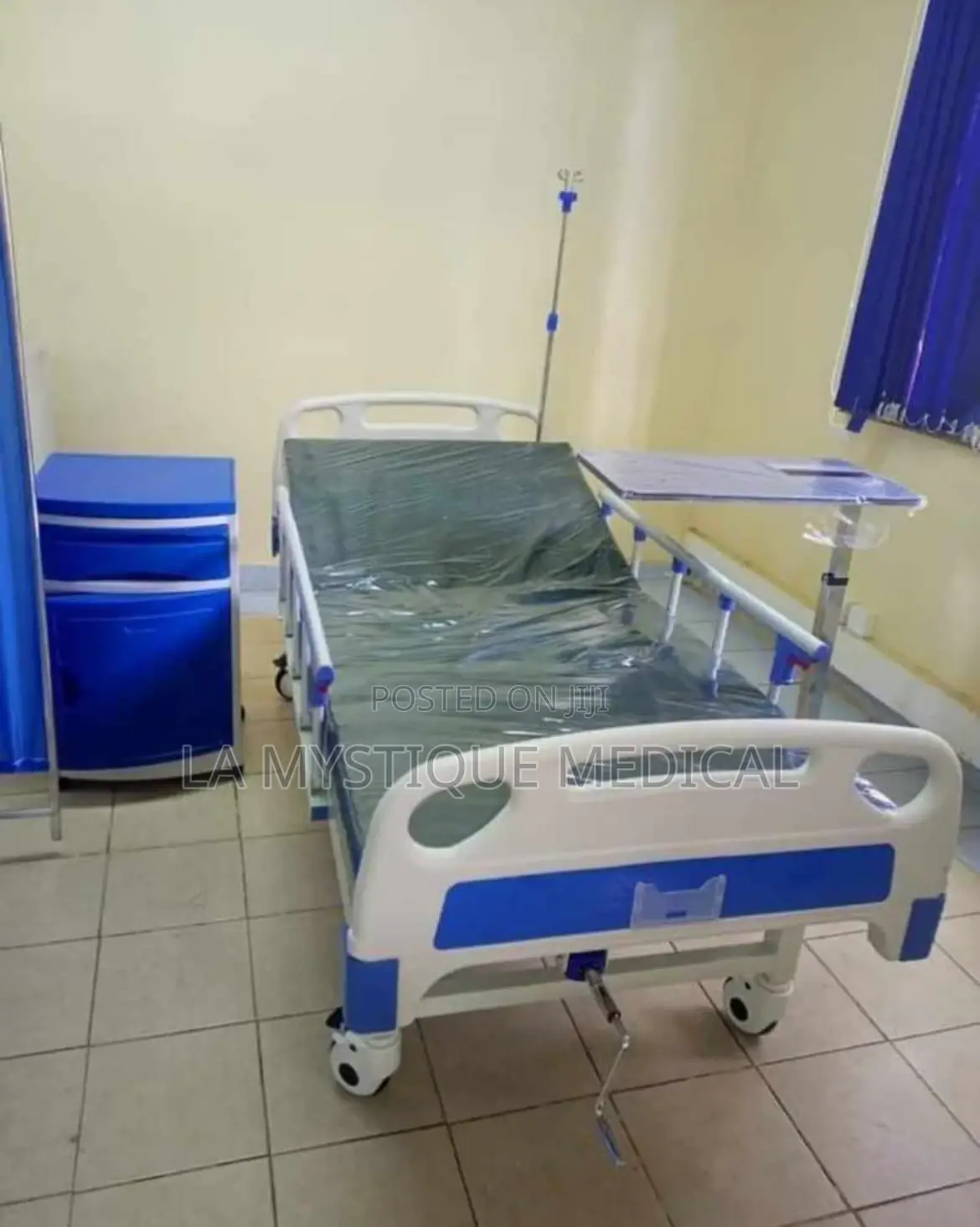 A Set of an Admission Bed With a High Density Mattress