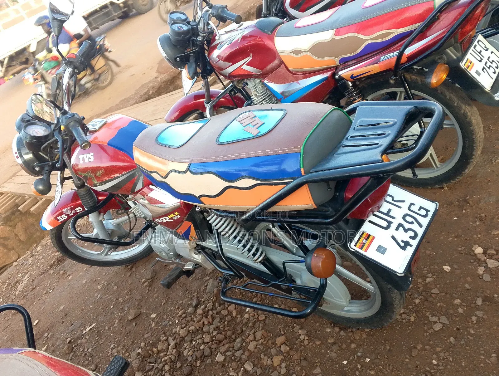 TVS HLX 125 2023 Red