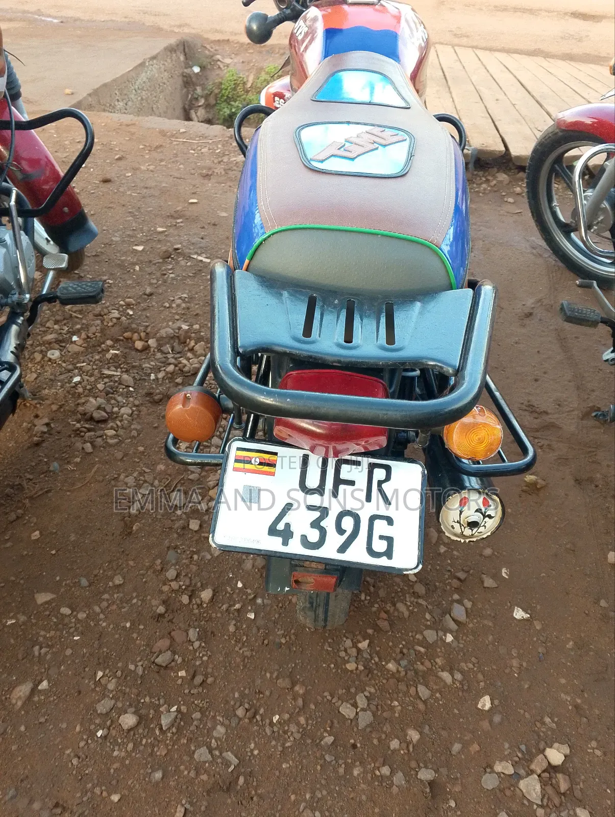 TVS HLX 125 2023 Red