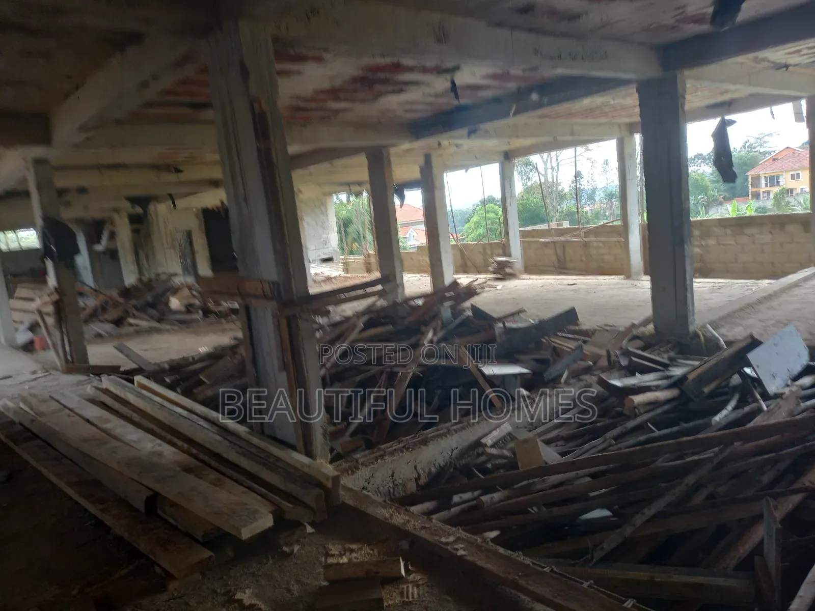 Furnished 2bdrm Condo in Kira Town, Central Division for sale