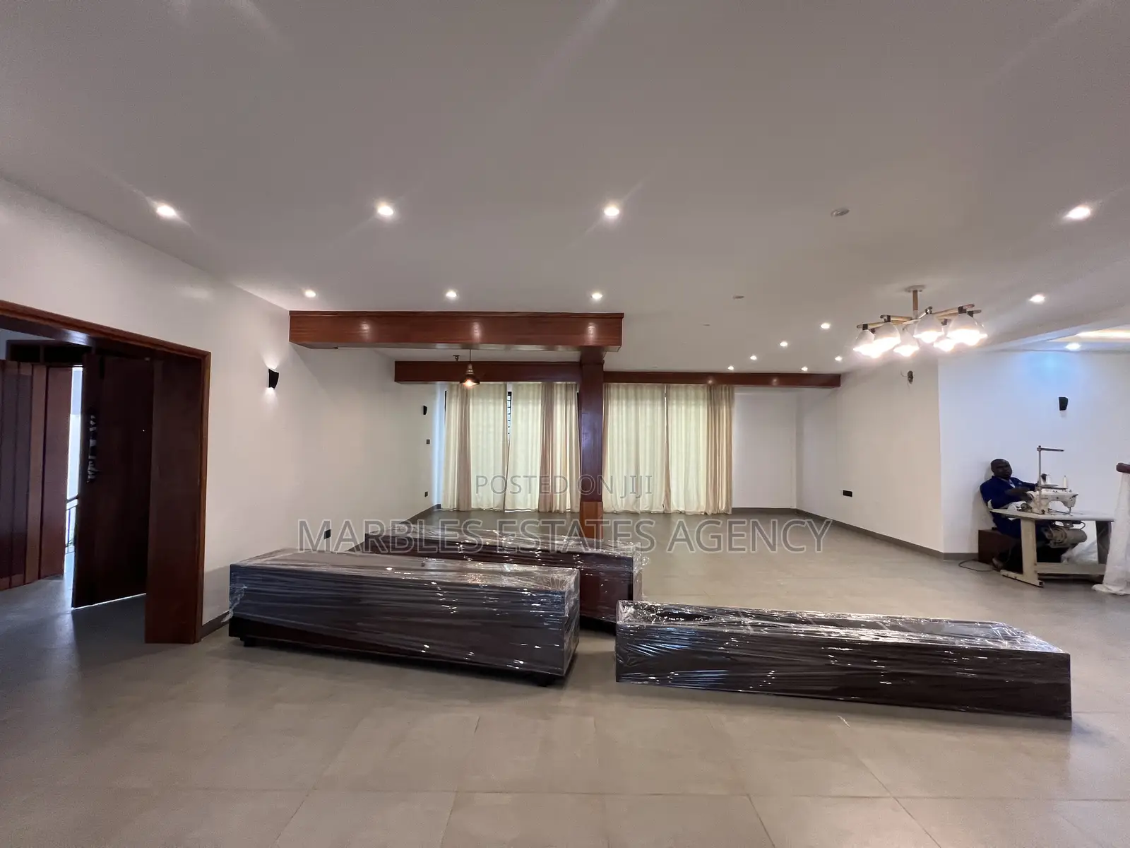 6bdrm Mansion in Kololo, Central Division for rent