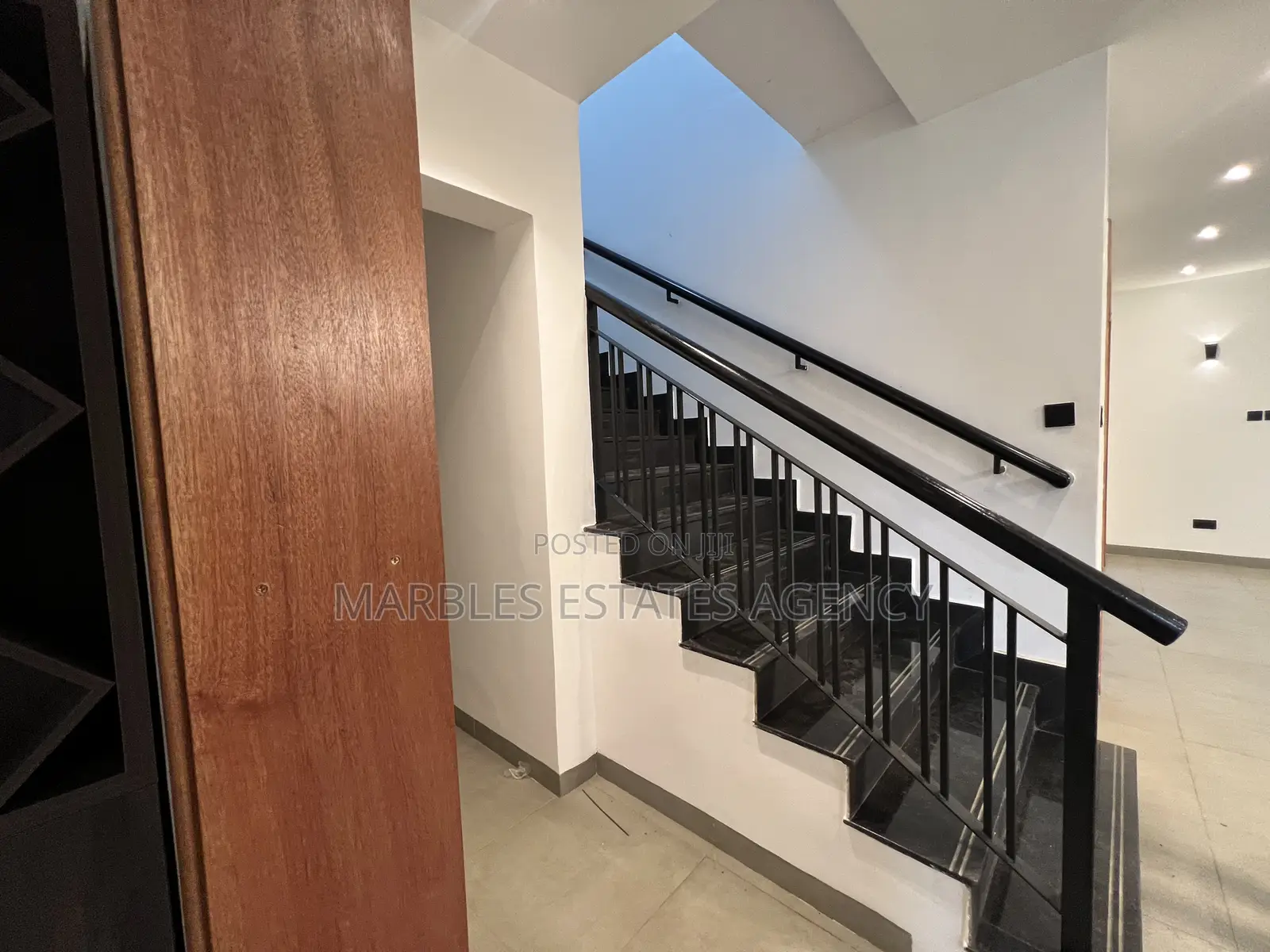 6bdrm Mansion in Kololo, Central Division for rent