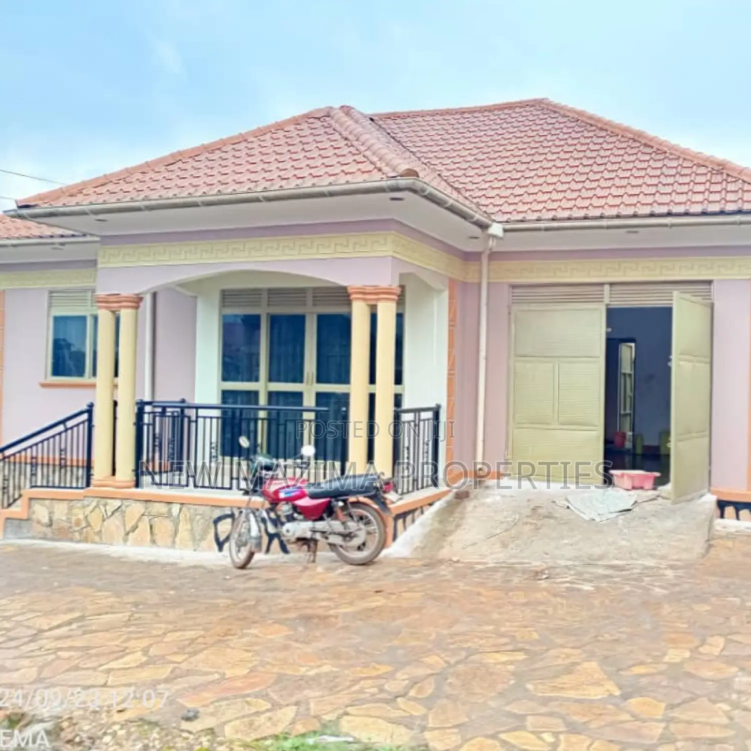 3bdrm Bungalow in Bulenga Buloba, Division A for sale