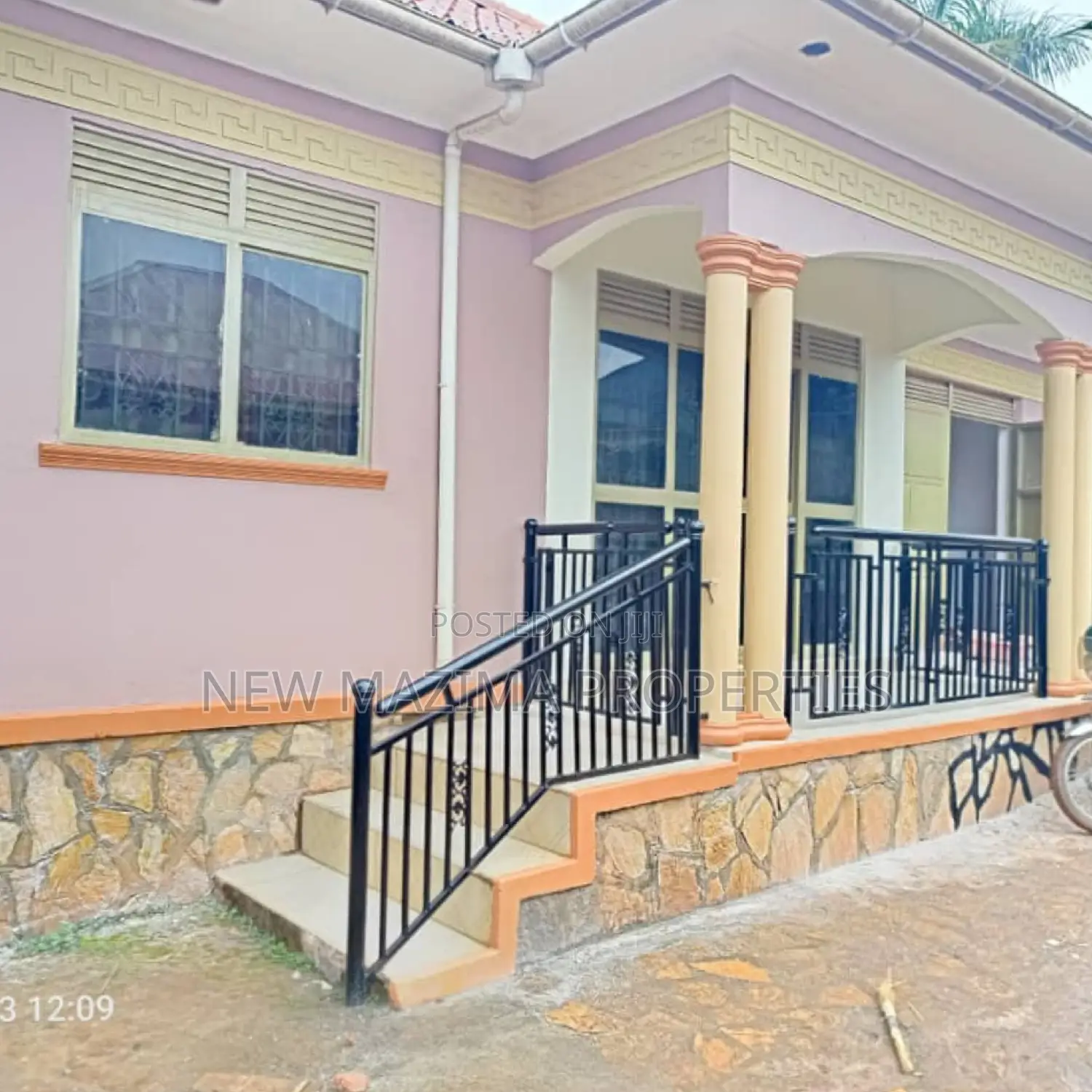 3bdrm Bungalow in Bulenga Buloba, Division A for sale