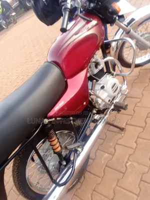 Bajaj Boxer 100 2024 Red