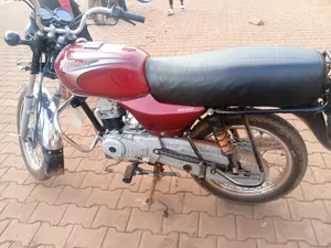 Bajaj Boxer 100 2024 Red