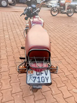 Bajaj Boxer BM100ES 2024 Red