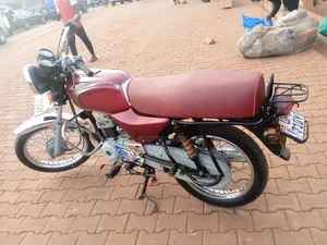 Bajaj Boxer BM100ES 2024 Red