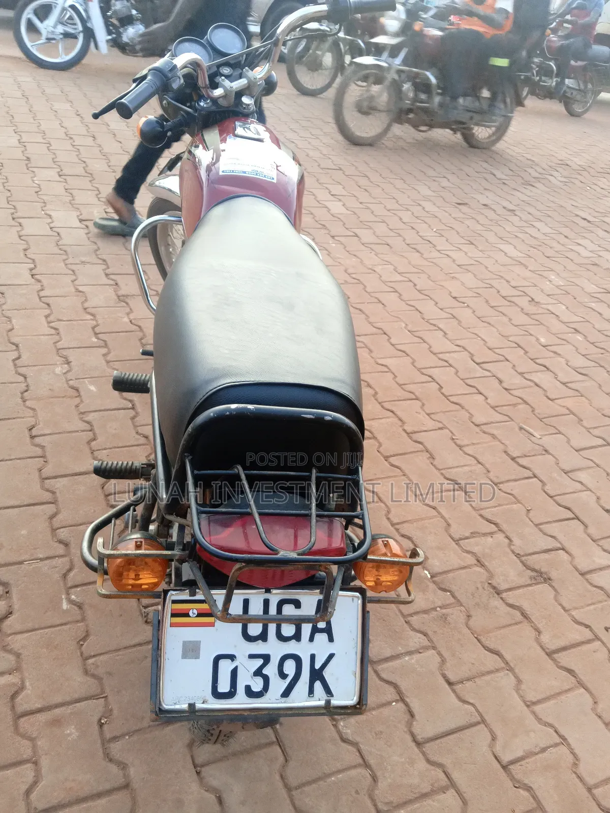 Bajaj Boxer BM100ES 2024 Red