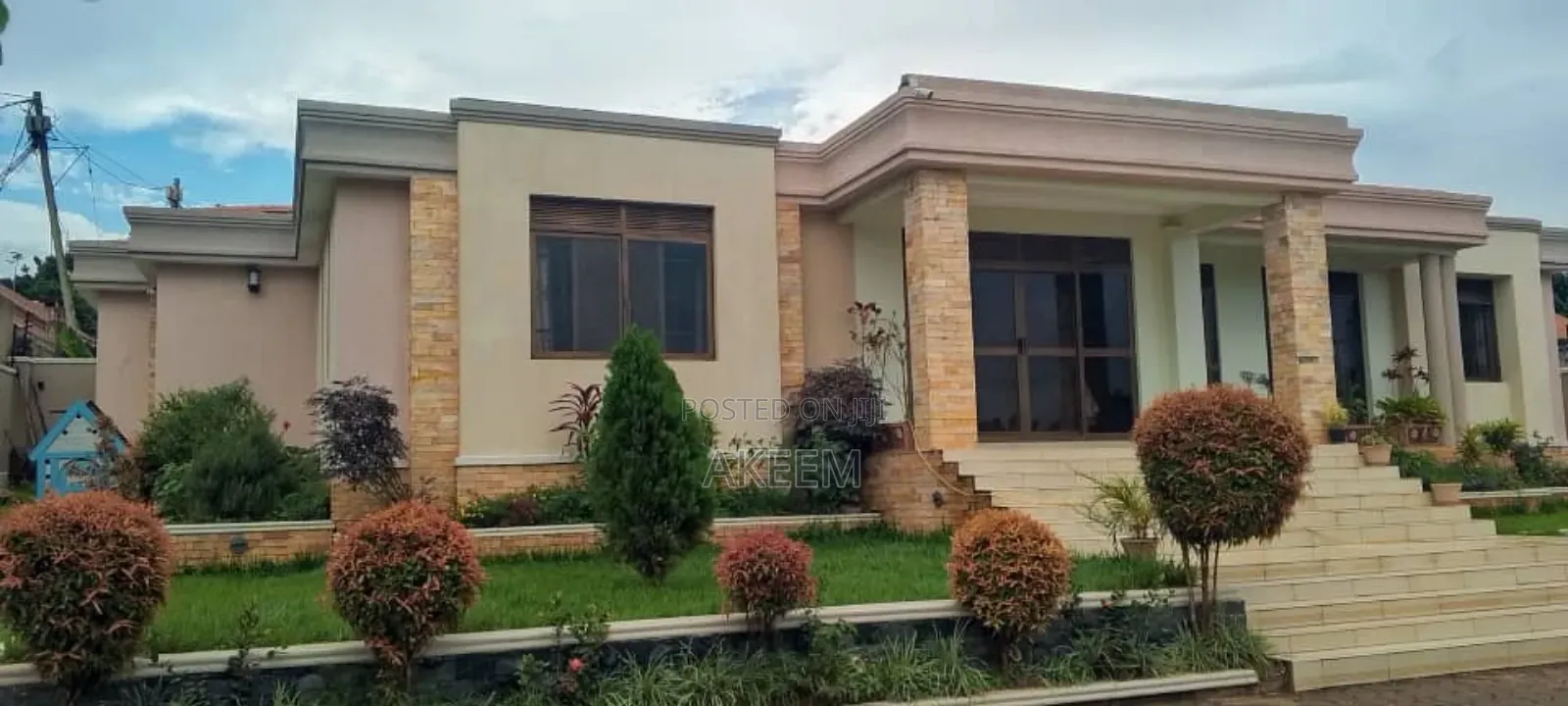 Furnished 5bdrm House in Central Division for sale