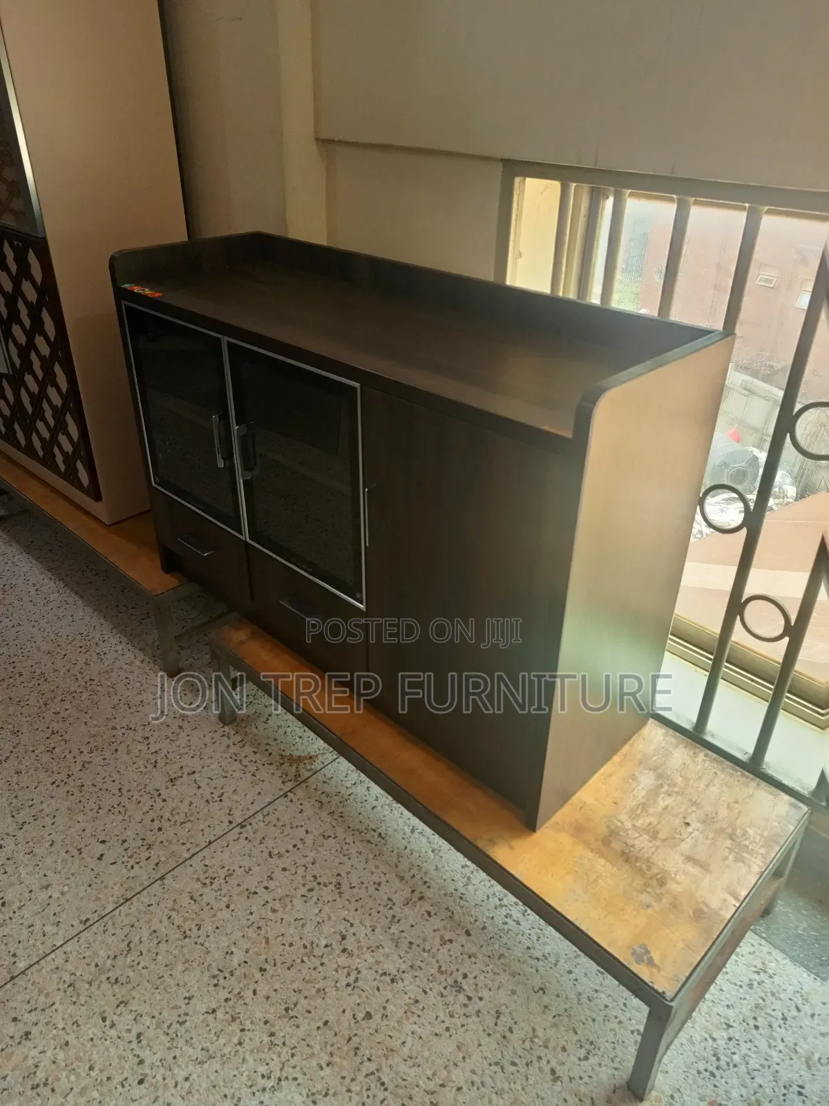 Checken Cabinet