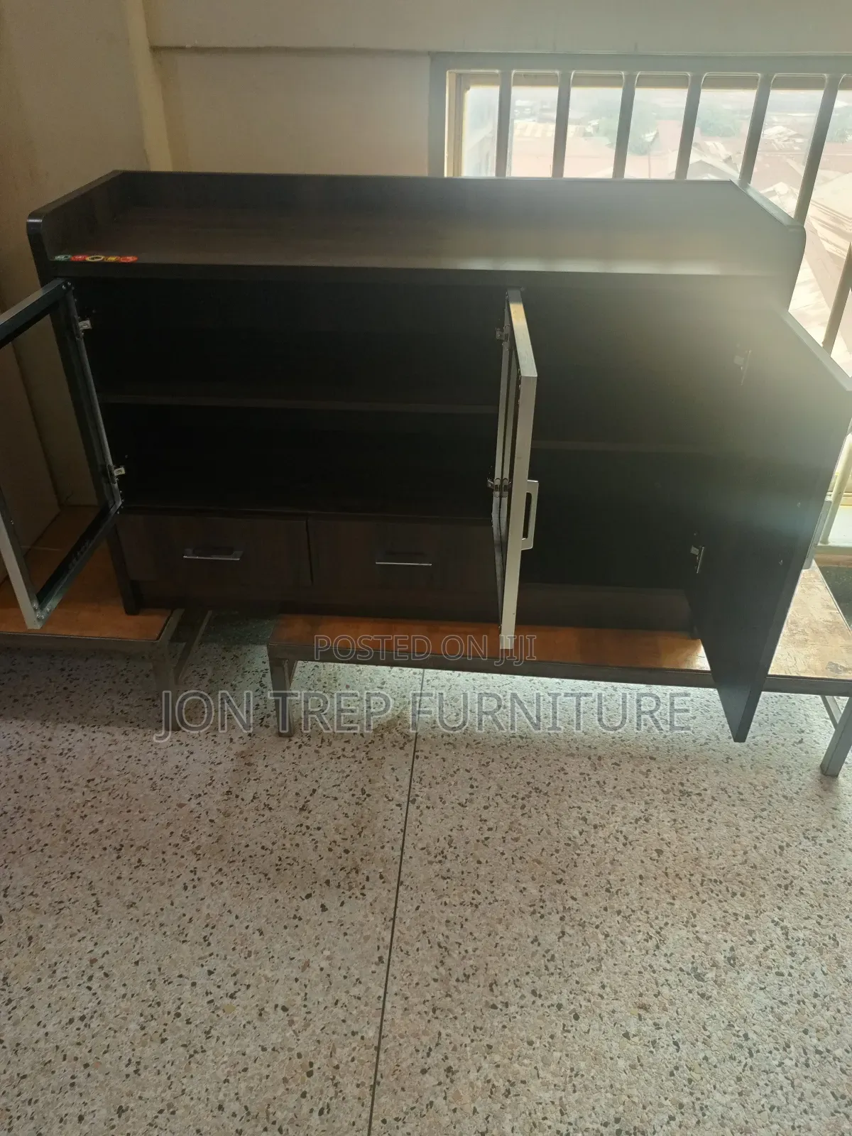 Checken Cabinet