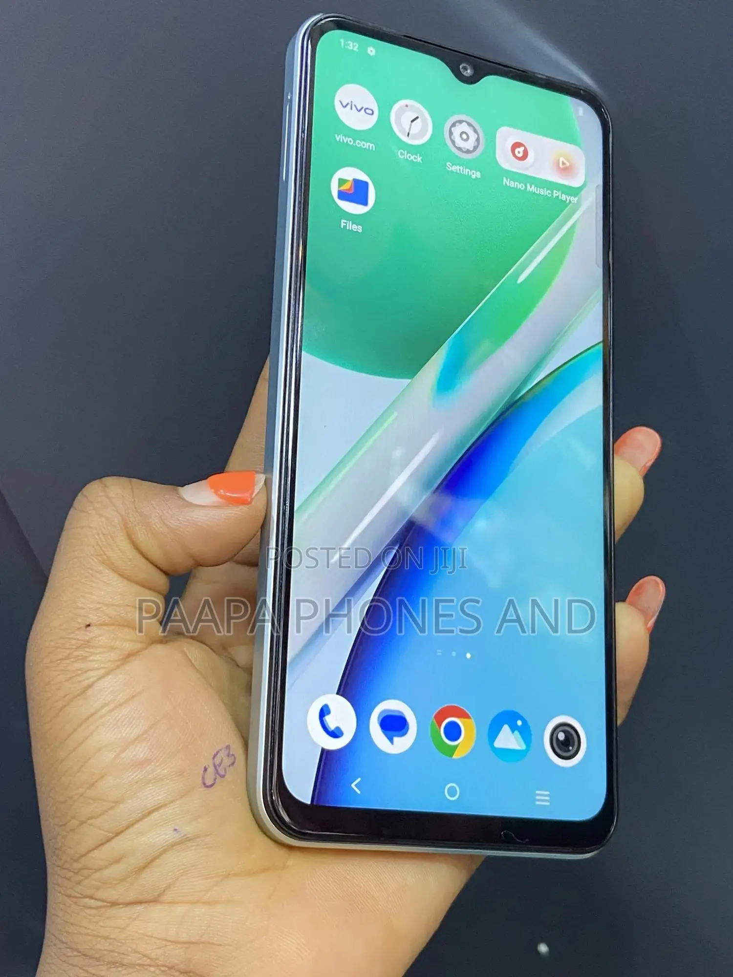 Vivo Y18 128 GB Silver