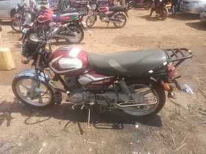 TVS HLX 125 2017 Red