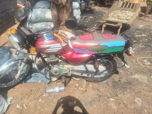 Bajaj Boxer 2016 Red