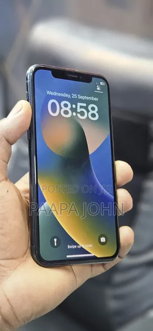 Photo - Apple iPhone XS Max 256 GB White