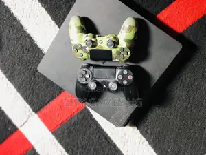 Playstation 4 Slim With Fc25-2controllers