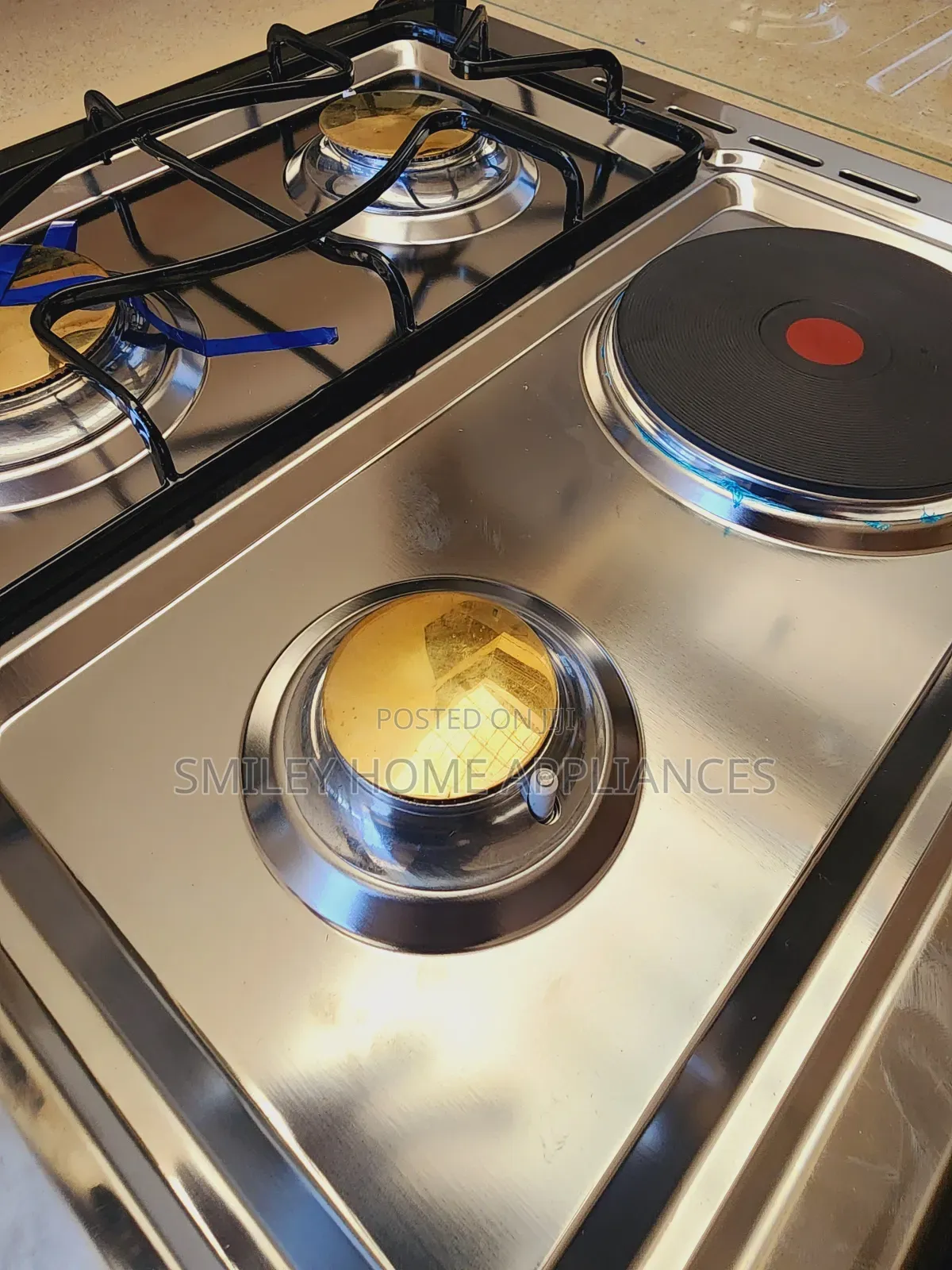 3+1 Saachi Gas Cooker With a Rotisserie