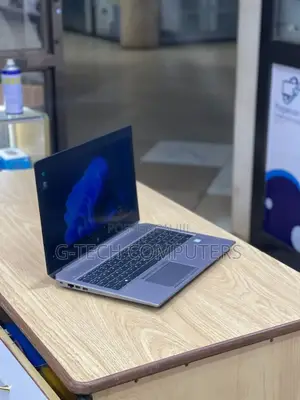 New Laptop HP ZBook 15u G5 8GB Intel Core I7 SSD 512GB