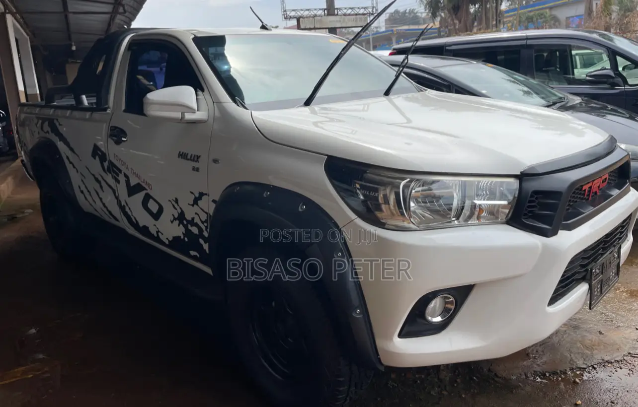 Toyota Hilux 2016 White