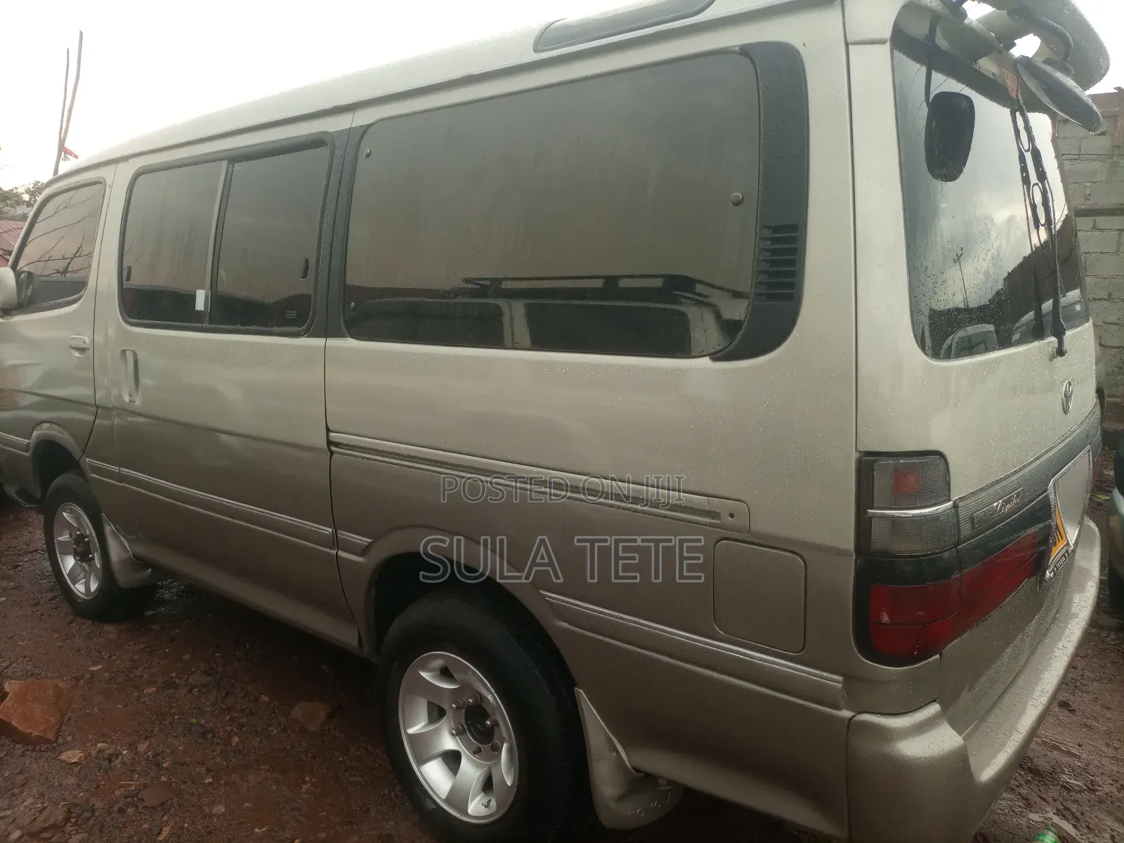Toyota HiAce 1998 Grey