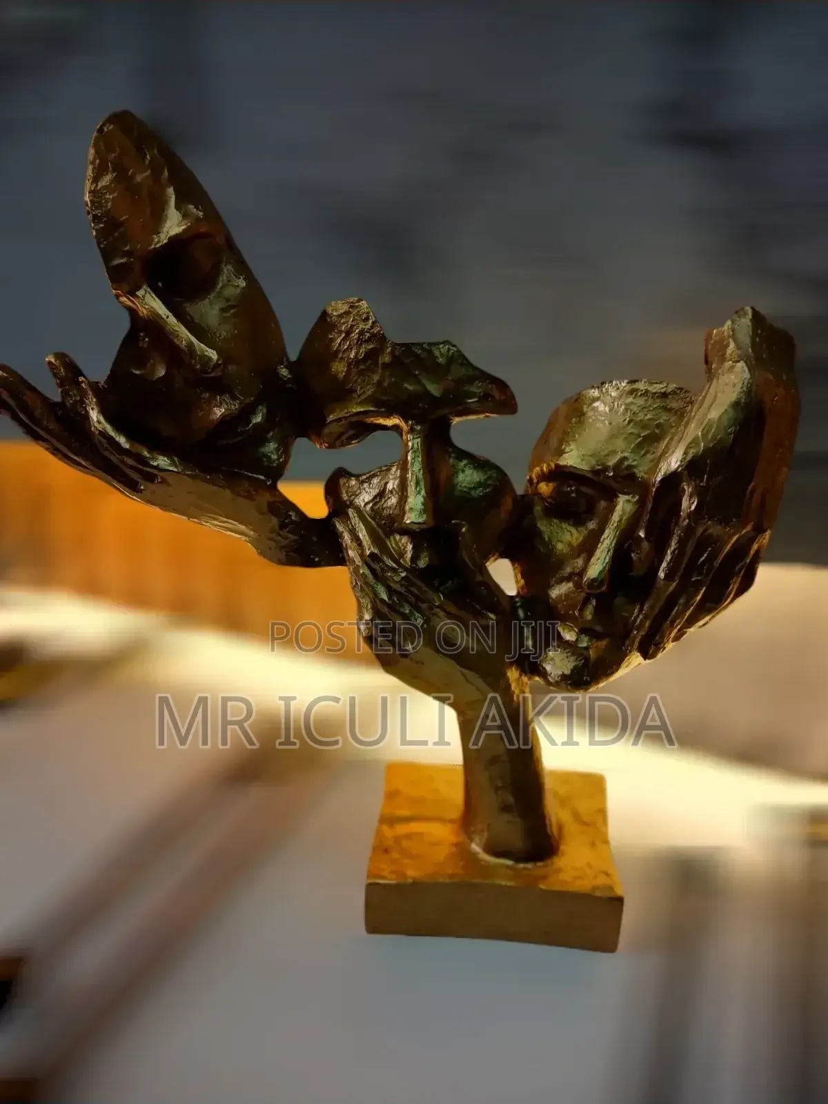 Gold Polyresin 3 Face Modern Art Statue, for Interior Decor