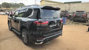 Toyota Land Cruiser 2023 Black