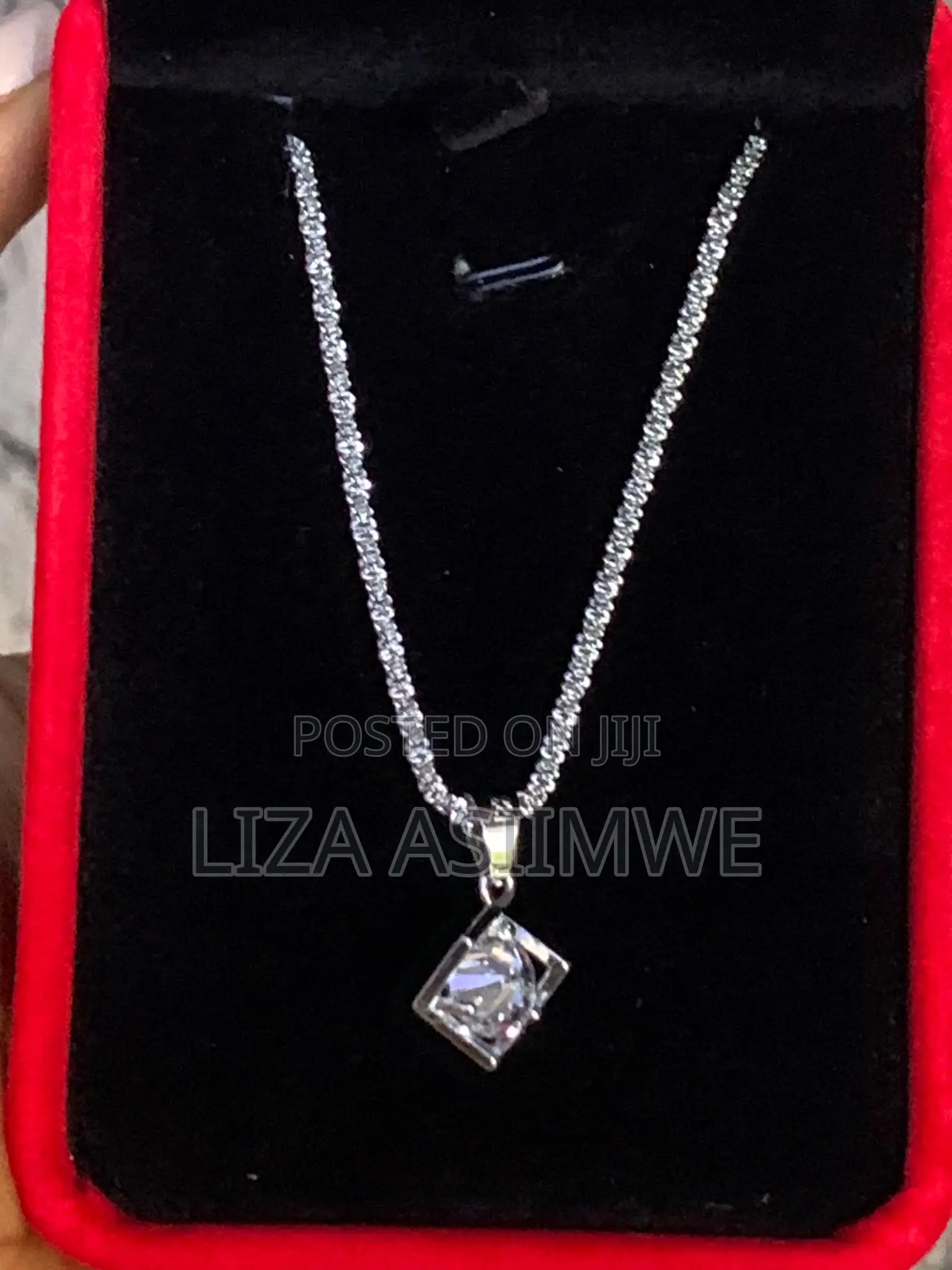 Simple Diamond Lady’S Necklaces