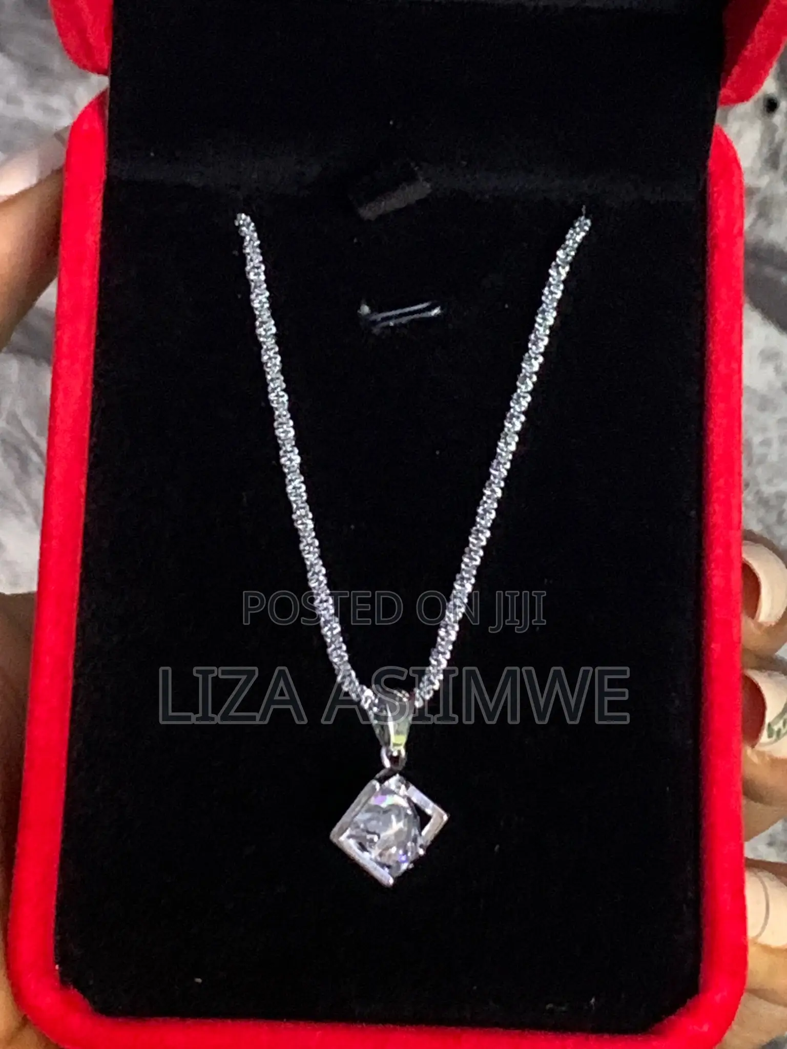 Simple Diamond Lady’S Necklaces