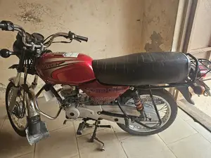 Bajaj Boxer 2024 Red