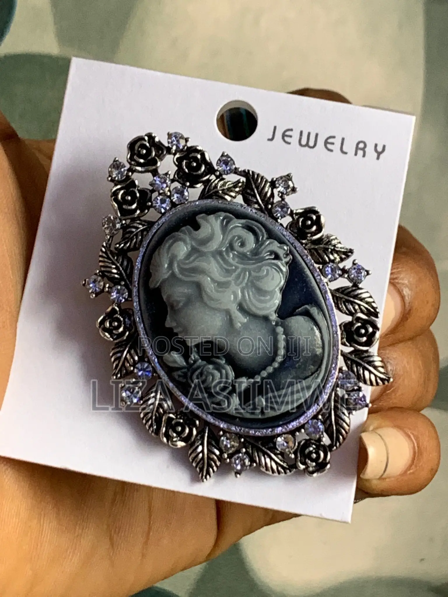 Fashionable Broaches at Great Prices