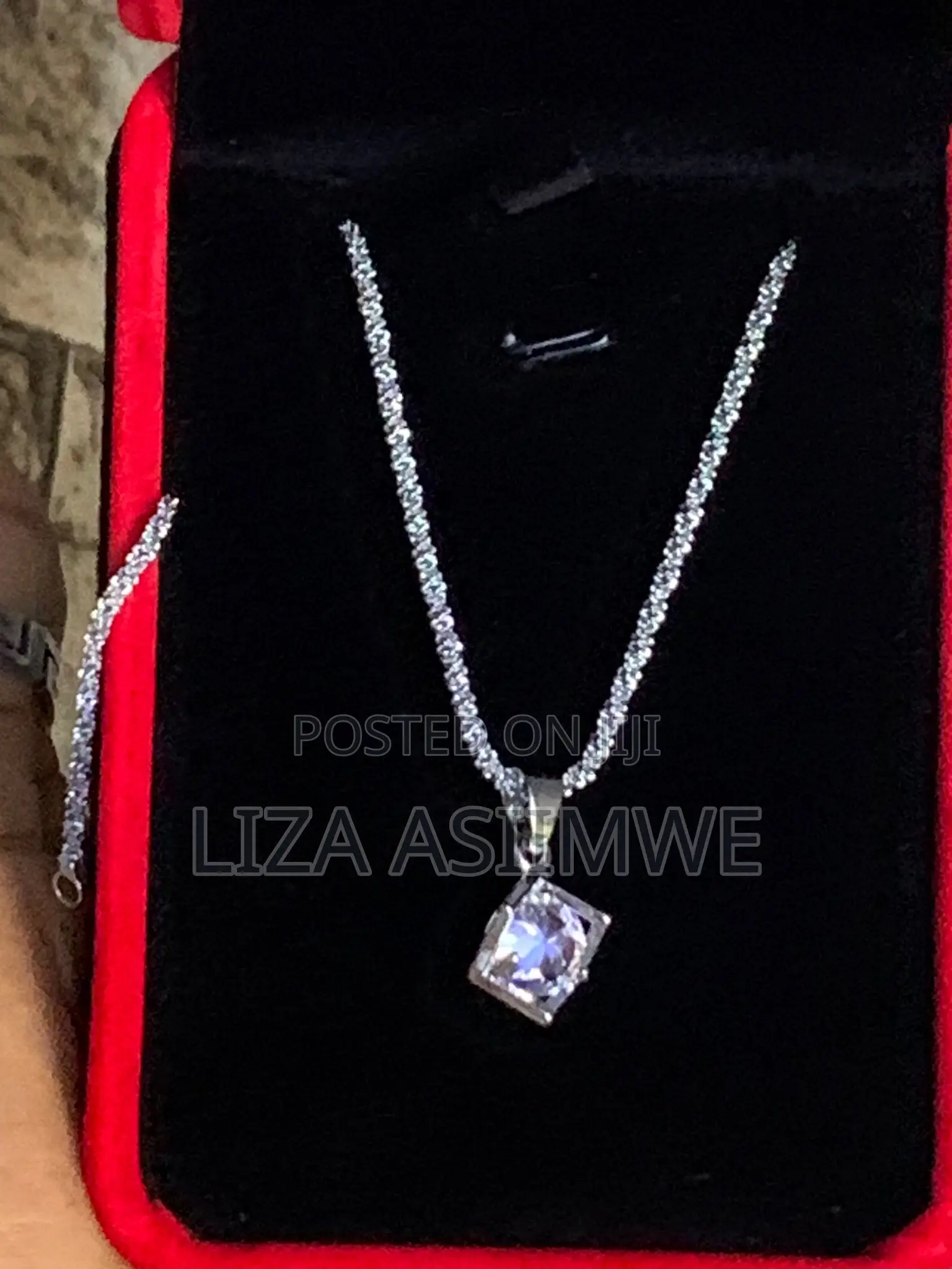 Silver Diamond Like Necklaces for Ladies