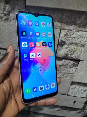 Tecno Spark 8C 64 GB White