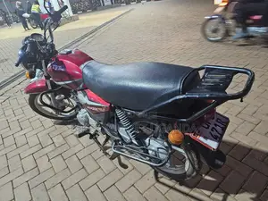 TVS HLX 125 2022 Red