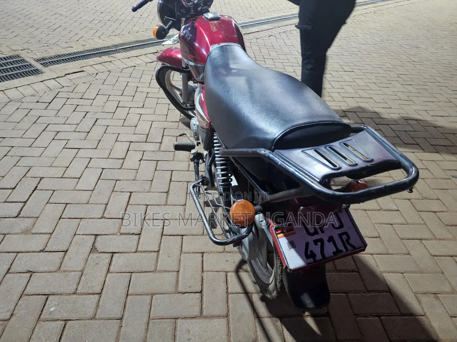 TVS HLX 125 2022 Red