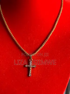 Unisex Gold Necklaces With a Cross Pendant