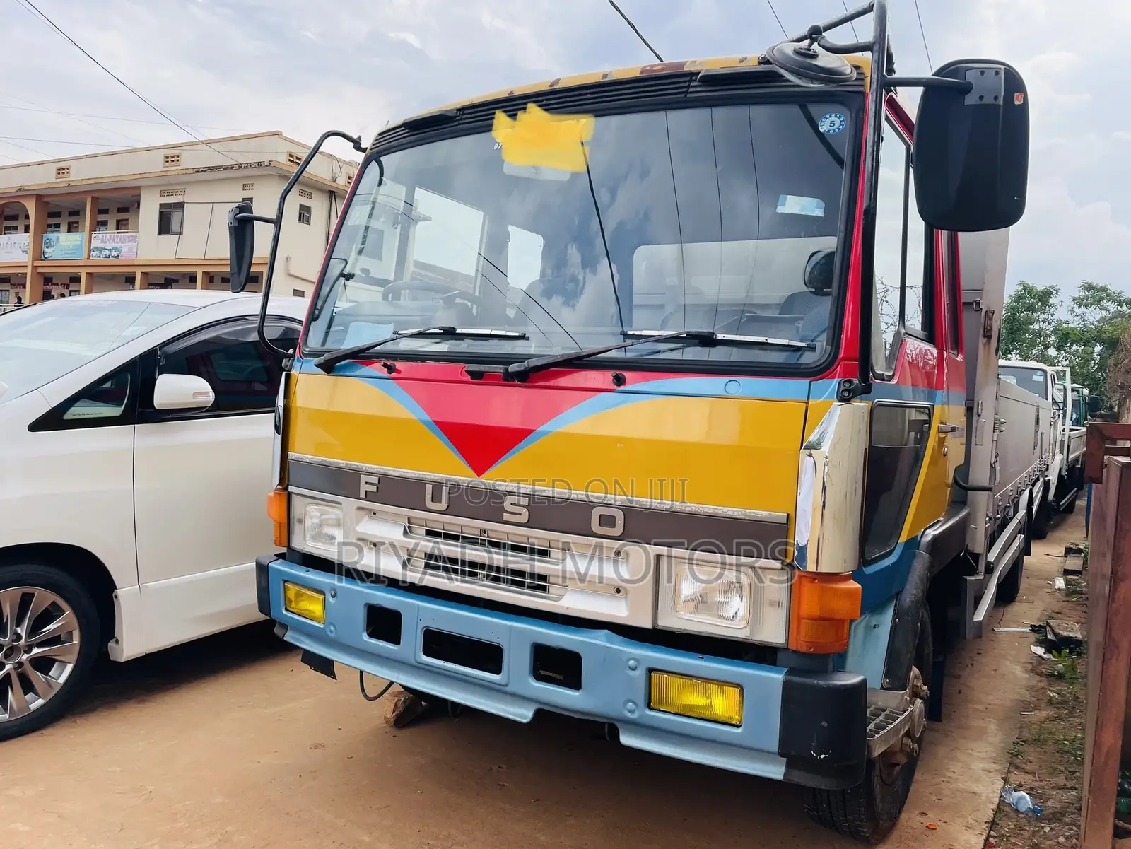 Fuso Truck 21ft