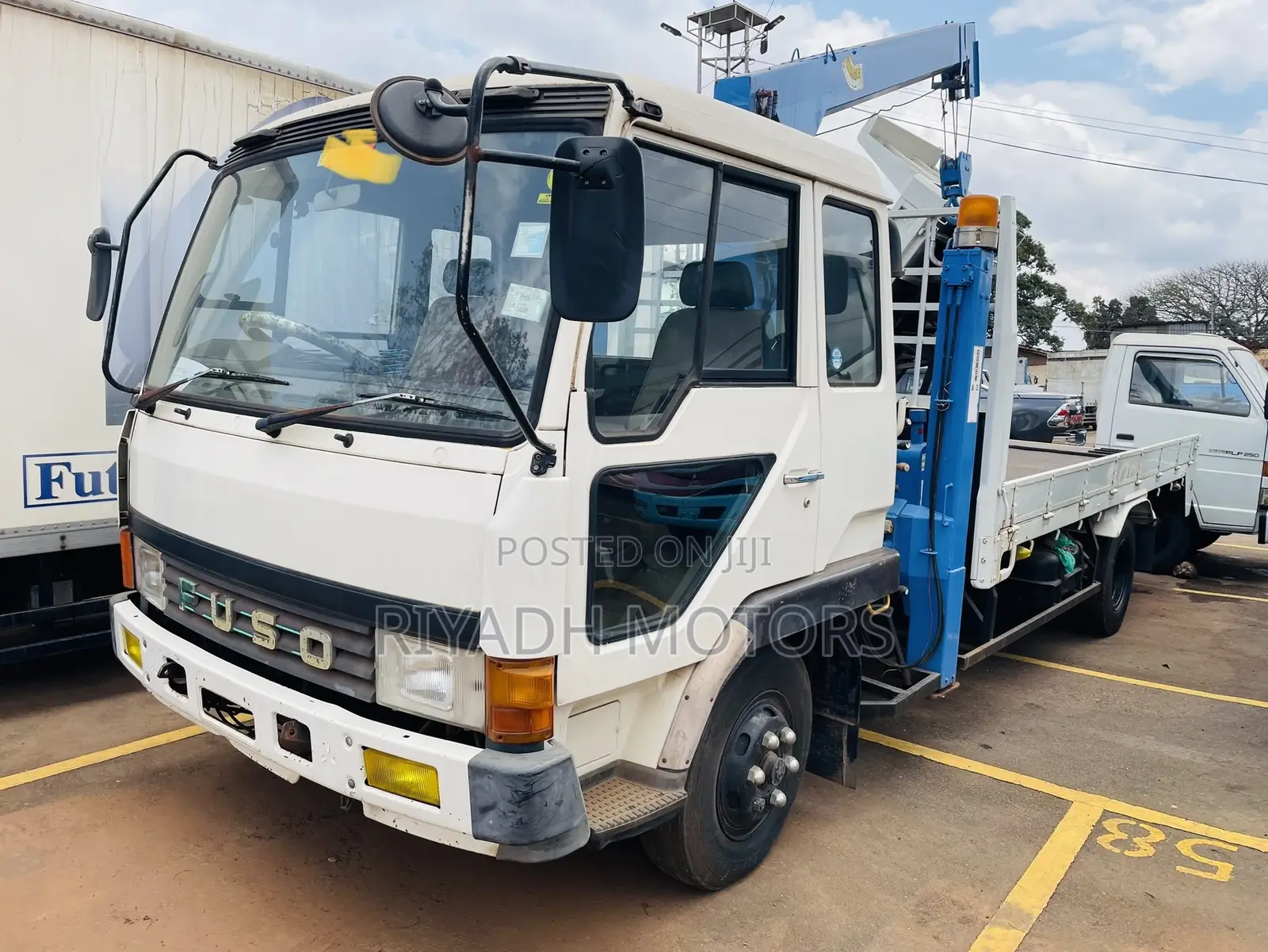 Fuso Truck With Crane