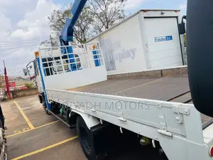 Fuso Truck With Crane