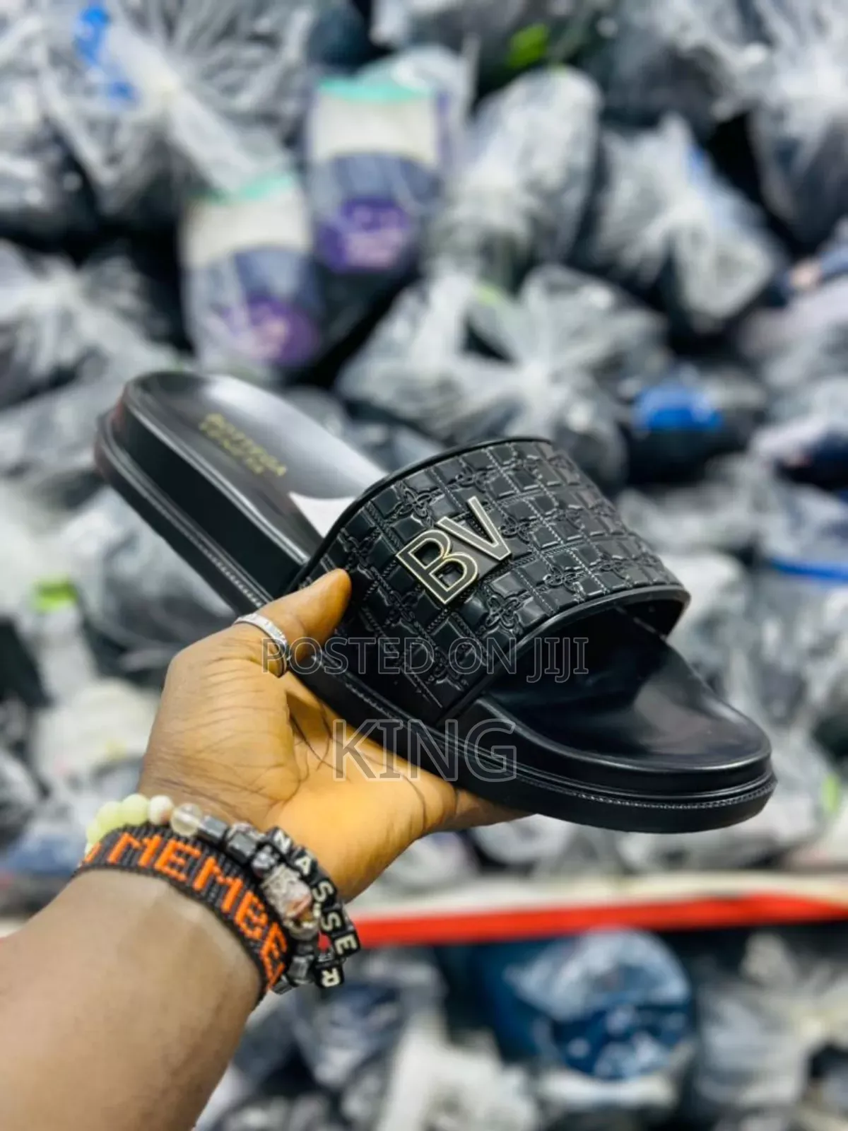 Sooth Black Slides